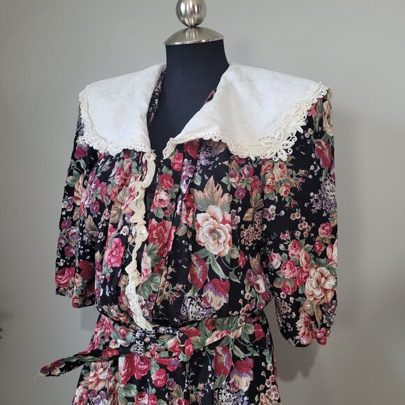 1980s Floral Sailor Collar Shirt Dress - Picture 2 of 16